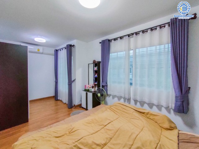 *****ทาวน์เฮ้าส์มือสองย่านปทุมธานี ม.บ้านพฤกษา แจ้งวัฒนะ-ราชพฤกษ์ #หลังมุม เนื้อที่กว้างขวางเกือบ 27 ตร.ว. ฟังก์ชัน 3 ห้องนอน 2 ห้องน้ำ 1 ที่จอดรถ บ้านพร้อมอยู่ แถมฟรี! 2 เครื่องปรับอากาศ บนทำเลเชื่อมต่อถ.ราชพฤกษ์, ถ.แจ้งวัฒนะ และทางด่วน "บางปะอิน-ปากเกร็ด"